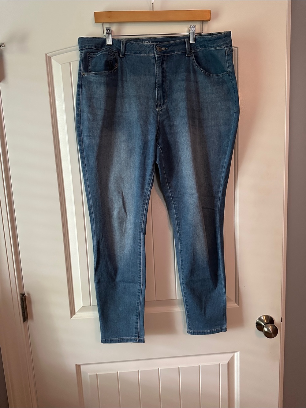 NOBO Women's Straight Leg Jeans - Medium Blue Wash